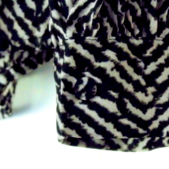 Loft Black and Beige Patterned Blouse - Picture 4 of 6